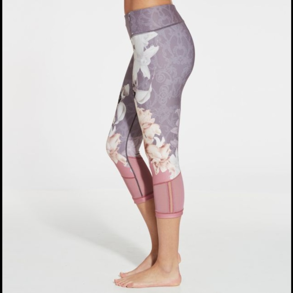 NEW CALIA Filament Capris Floral & Sports Bra XS
